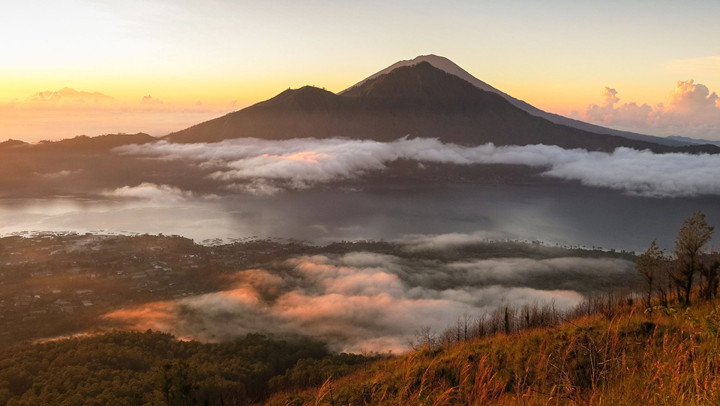 Alengkong Hill Hiking