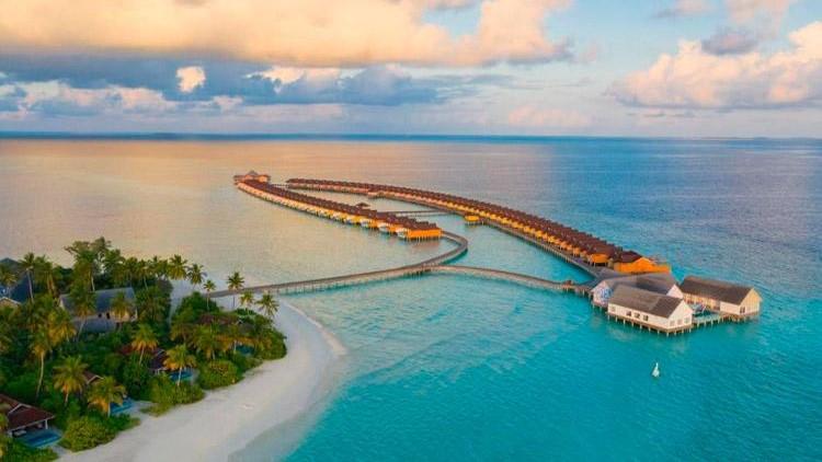 Why Are the Maldives Popular This Summer?